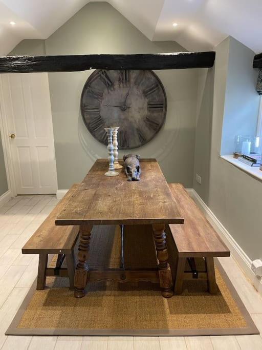 Holly Cottage, 2, Northbrook Park, Farnham-up To 6 Adults * Farnham (Surrey)