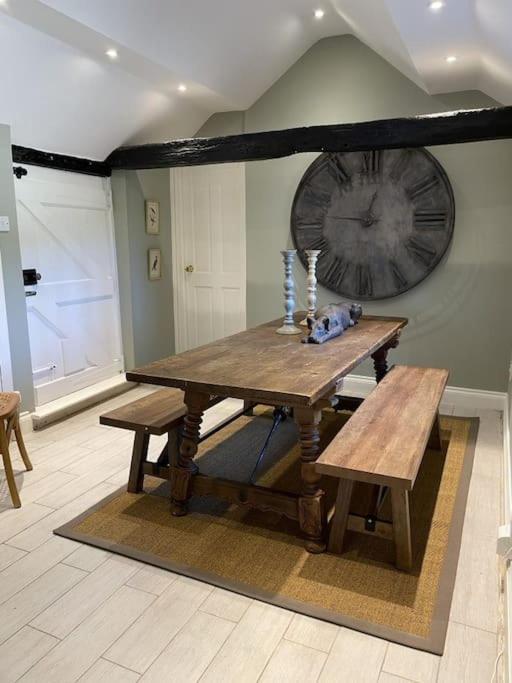 Holly Cottage, 2, Northbrook Park, Farnham-up To 6 Adults Holiday home Farnham (Surrey)